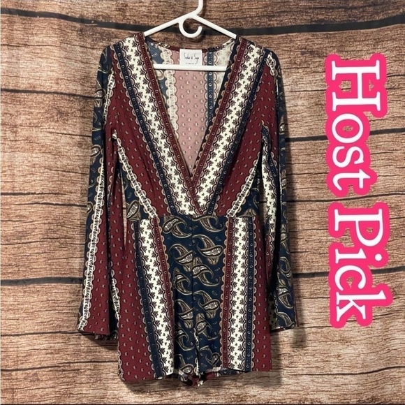 ✅2x Host Pick✅ Sadie & Sage Bell Sleeve Romper, Medium - Picture 1 of 7